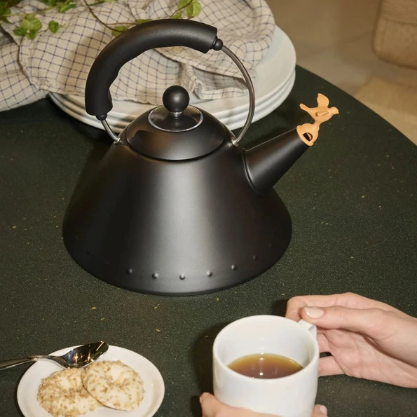 Alessi - 9093 Bird-Whistle Kettle — 40th-Anniversary Black Edition