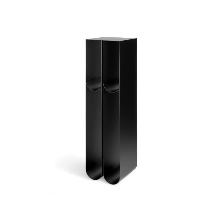 kristina-dam-curved-pedestal-gessato-1