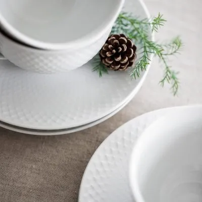 rhombe-tea-cup-with-matching-saucer-white-gessato-3