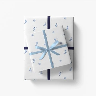 apres-ski-white-and-blue-gift-wrap-1