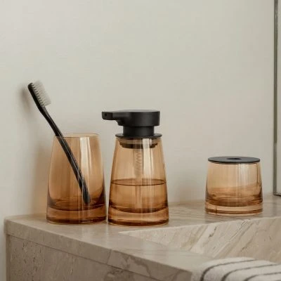 blomus-ava-hand-blown-glass-soap-dispenser-gessato-2
