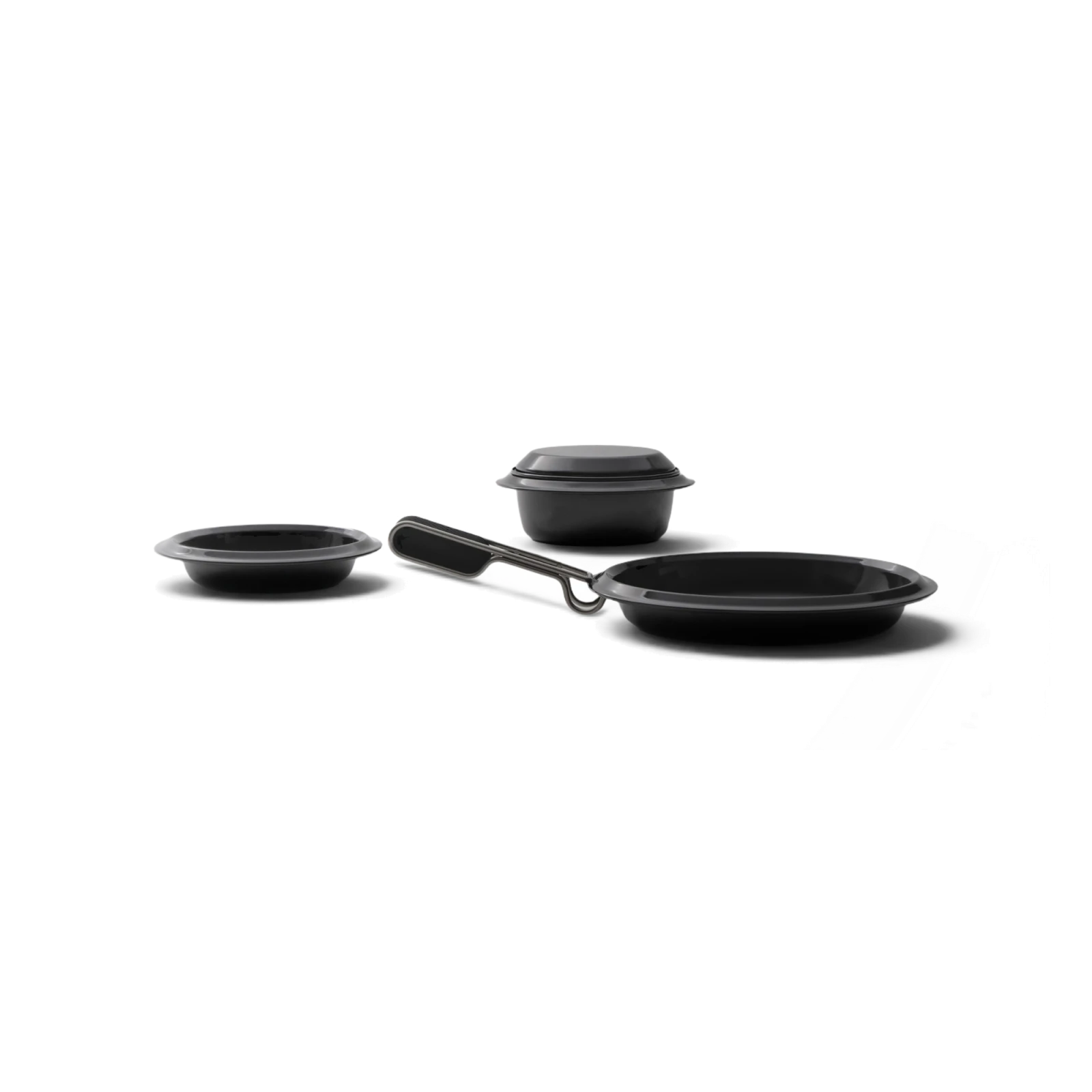 skillet-plate-and-self-pot-0
